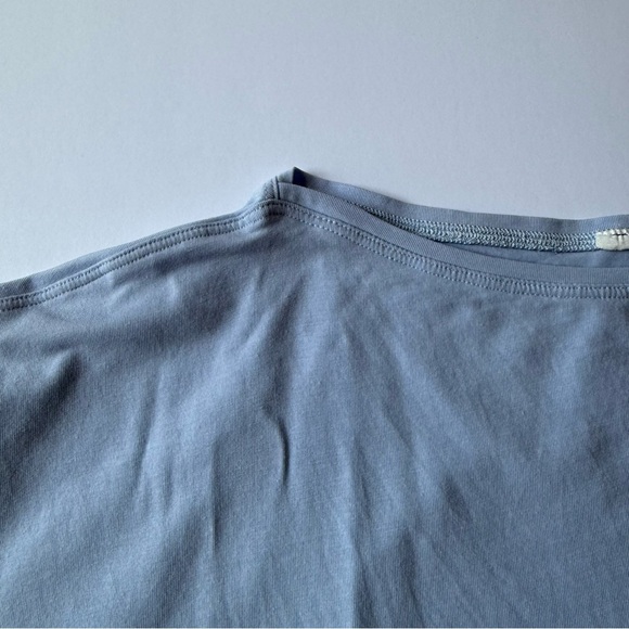 Lululemon Back in Action Short Sleeve Shirt Pima Blue Linen Large - Picture 4 of 9